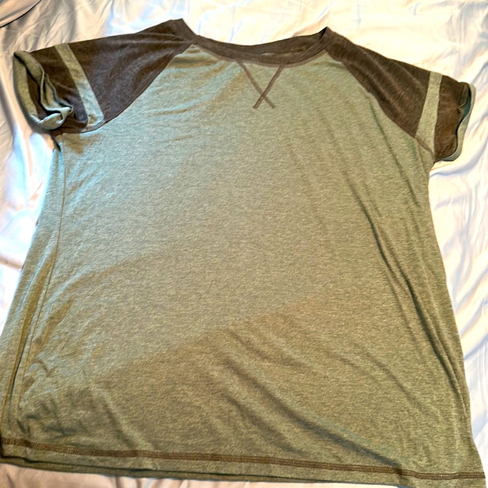 Green and grey oversized t shirt size XL from Temu